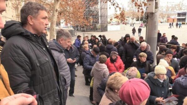 Осада прокуратуры, оборона бульвара и поход к приемной