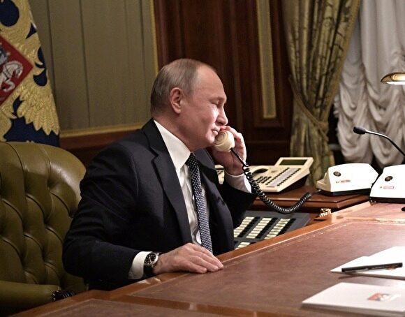 Песков объяснил, почему у Путина нет мобильного телефона