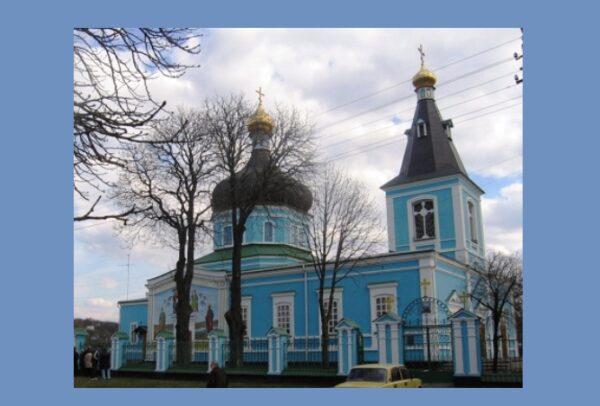 Под Киевом подожгли храм УПЦ, пострадала роспись стен XIX века