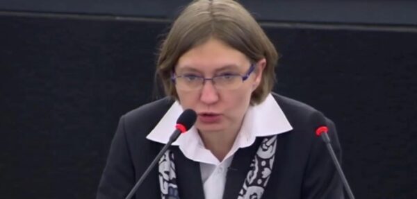 Порошенко прокомментировал передачу премии Сахарова сестре Сенцова