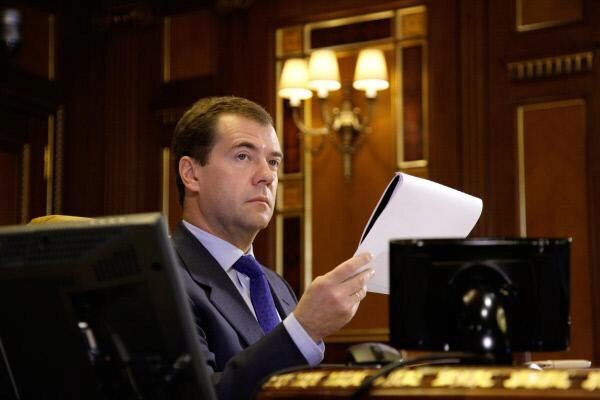 Премьер-министр России Дмитрий Медведев расширил санкционный список против Украины