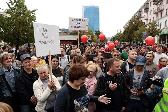 Прокуратура Петербурга взыскивает со сторонников Навального почти 11 млн за порчу газонов