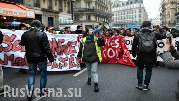 Протесты «Жёлтых жилетов» во Франции продолжаются — ПРЯМАЯ ТРАНСЛЯЦИЯ. Смотрите и комментируйте с «Русской Весной»