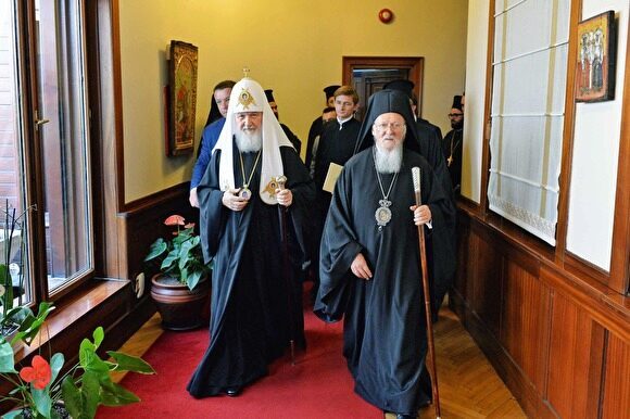 Украинские священники устроили флешмоб в поддержку каноничной Церкви