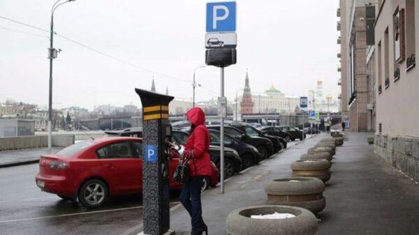 В Москве вступили в силу новые правила пользования парковками