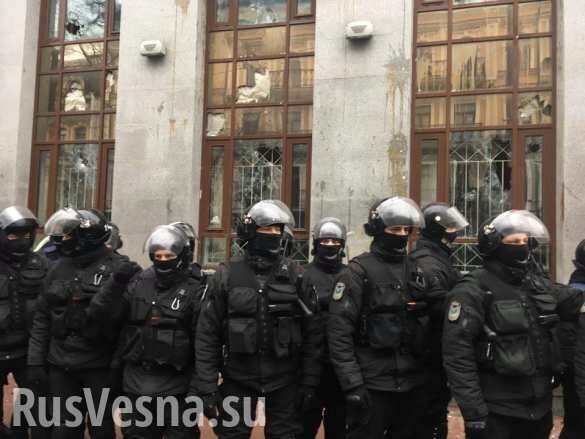 В Одессе «активисты» напали на полицейских (ФОТО)
