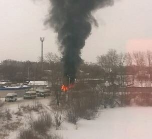В Челябинске на остановке загорелась маршрутка