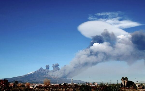 В Италии началось извержение вулкана Этна