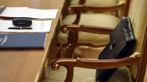 Ямальская чиновница сделала «финт» – уволилась, получила парашют и устроилась на то же место по новой, СМИ