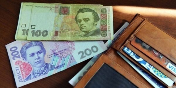 Заработная плата Порошенко в 20 раз больше пенсии украинцев