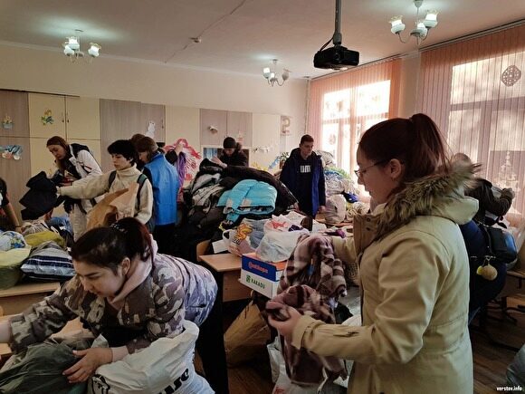 Жители Магнитогорска несут продукты и теплые вещи для пострадавших при взрыве дома