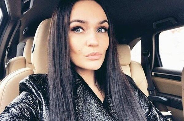 Звезда «Дома-2» Алена Водонаева заявила, что знает девушек, которые после пластики стали похожи на «престарелых узбечек»