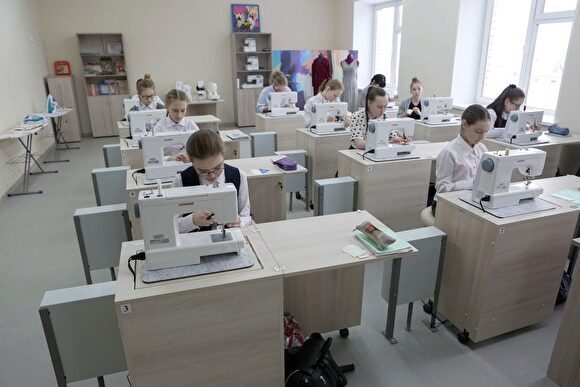 Борис Дубровский осмотрел школу, которую два года строила фирма его сына