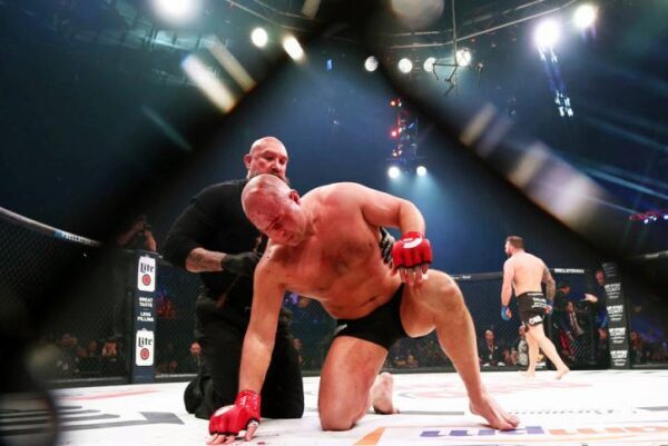 Фанаты MMA «напали» на Федора Емельяненко за нокаут от Бейдера
