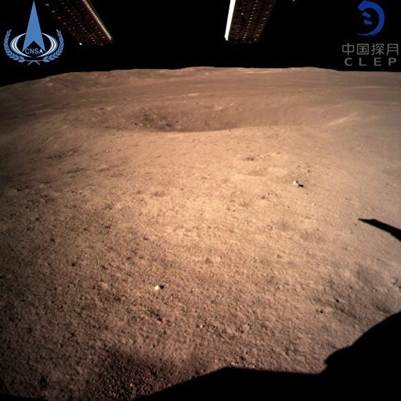 Китайский зонд впервые сел на обратной стороне Луны
