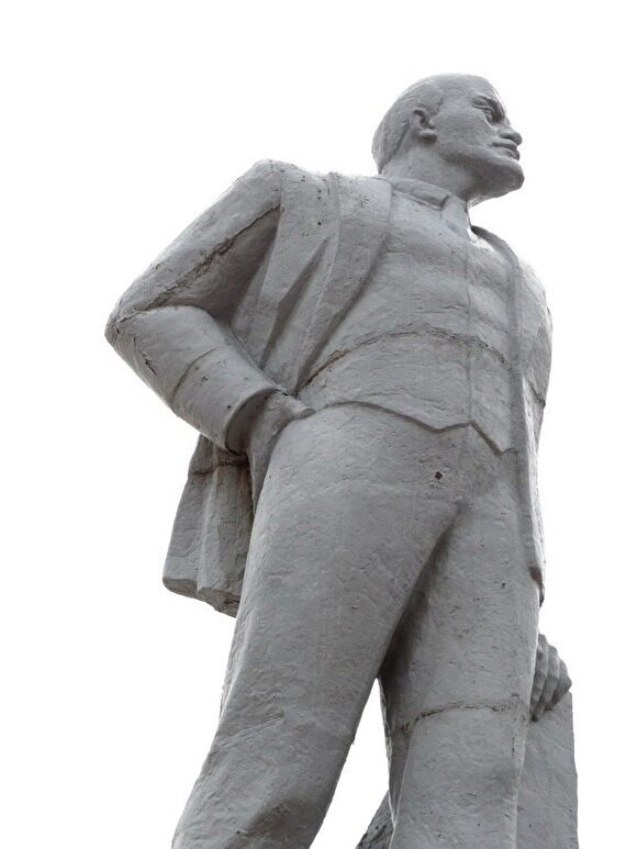 Коммунисты Ревды начали сбор подписей за сохранение памятника Ленину в центре города