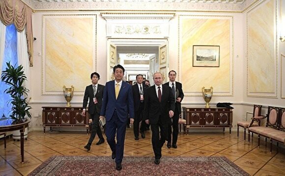 Лидеры России и Японии в очередной раз обсудили перспективы заключения мирного договора