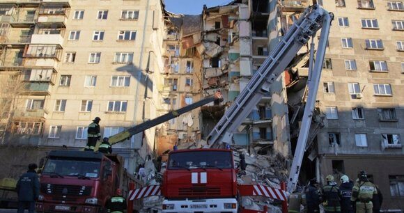 МЧС прекратило работы в Магнитогорске из-за угрозы обрушения здания