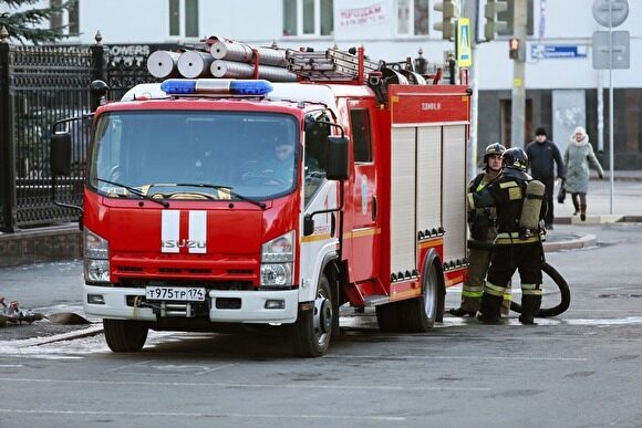 При пожаре на складе пиломатериалов в Томске пострадали шесть человек
