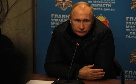 Путин подарил ноутбук пострадавшему в Магнитогорске подростку