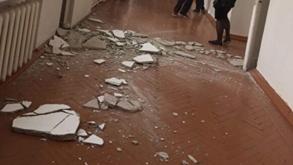 Тюменские власти рассказали, что будет с ишимской школой, где обрушился потолок
