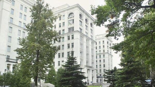 В Москве намеренно доводят до аварийного состояния здание бывшей больницы – муниципальный депутат