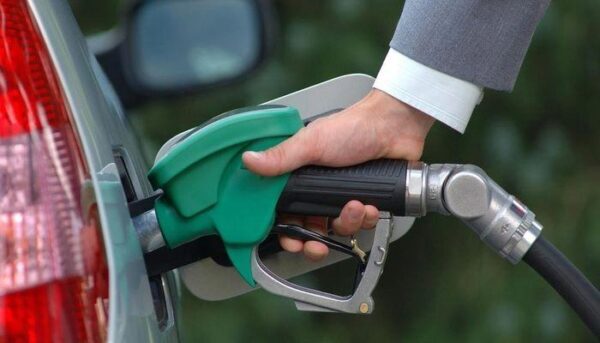 В России АЗС могут начать продавать бензин по пол-литра