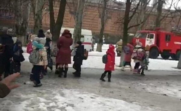 В Ростовской области эвакуированы 39 школ из-за анонимных сообщений о минировании - СМИ