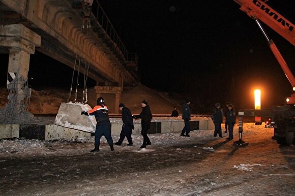 В Донецке неизвестные подорвали железнодорожный мост