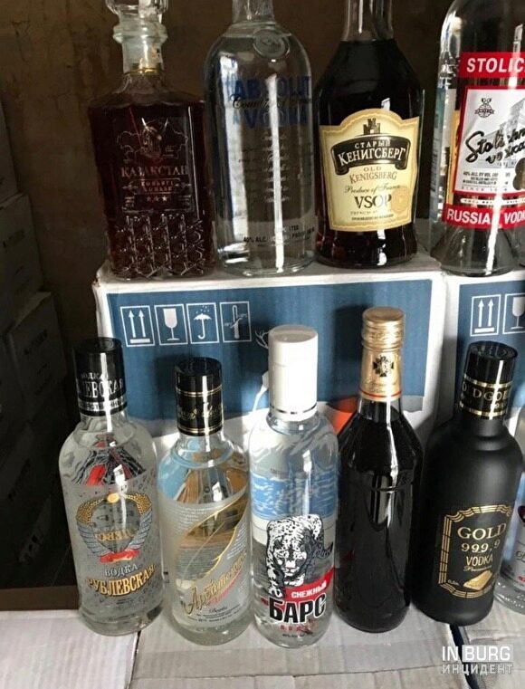 В Екатеринбурге с подпольного склада изъято более 10 тыс. бутылок нелегального алкоголя