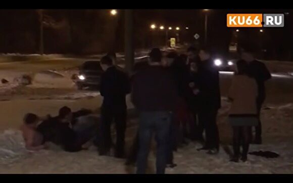В Каменске-Уральском около клуба «В санях» произошла массовая драка