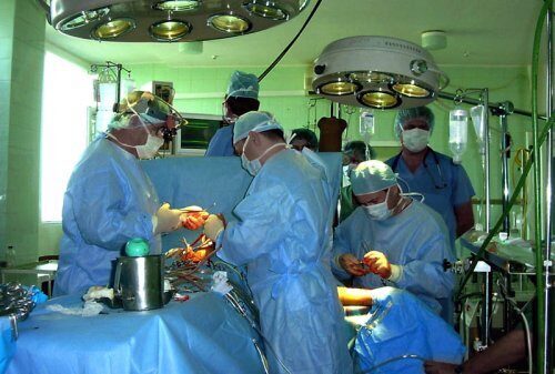 Врачи из Петербурга впервые выполнили сложнейшую операцию на сердце