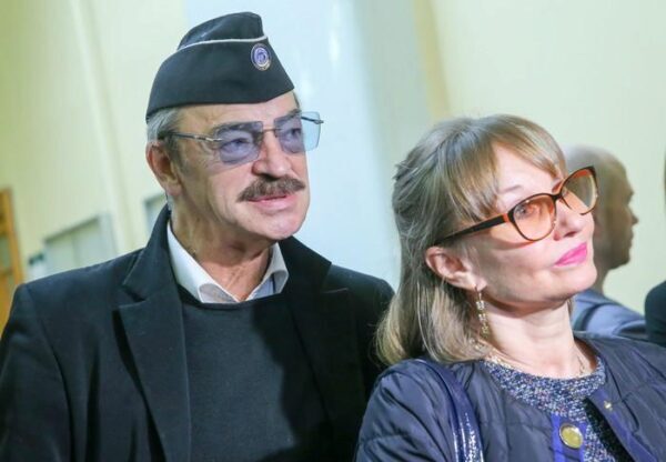 Жена Михаила Боярского Лариса Луппиан призналась, что мать убеждала ее развестись с мужем