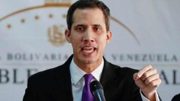 Гуаидо поддерживают уже 11 дипломатов Венесуэлы в США, заявили в оппозиции