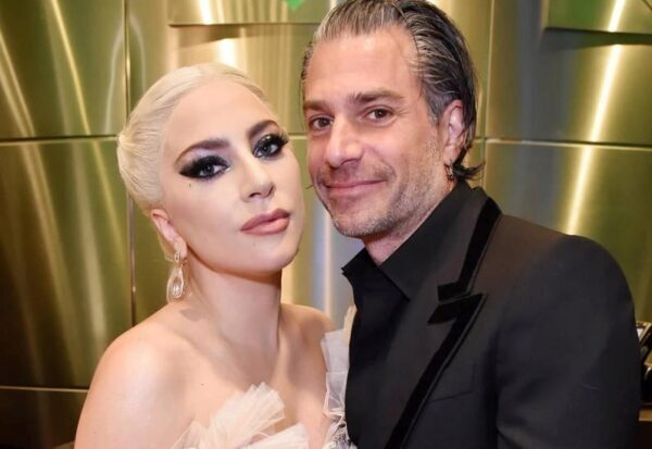 Леди Гага и Кристиан Карино официально расстались