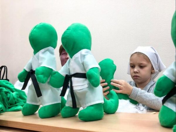 Люди с ограниченными возможностями вручную изготовят талисманы для «Большого шлема» в Екатеринбурге (фото)