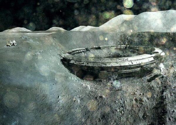 На Луне обнаружили корабль пришельцев, скрывающийся в кратере