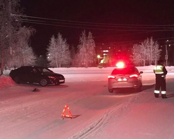 На Ямале пьяный водитель Toyota разбил автомобиль полиции