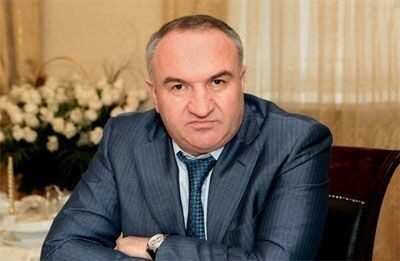 Отца сенатора Арашукова доставили в Москву для допроса
