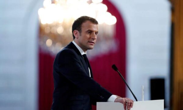 Президент Франции Макрон примет меры для прекращения протестов «желтых жилетов»