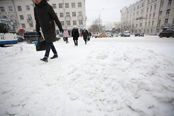 Прокуратура и ГИБДД готовят санкции к мэрии Екатеринбурга за уборку дорог от снега