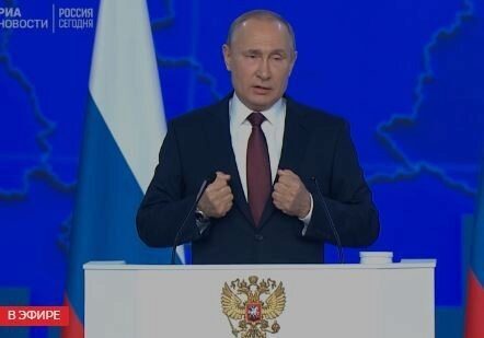 Путин заявил, что на теме мусора наживаются «мутные конторы»