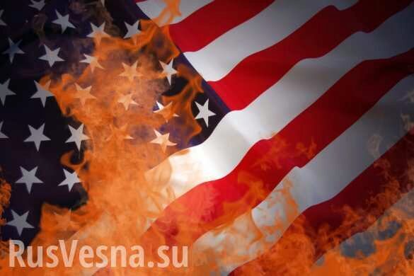 Сирия: Бунт против оккупантов, у американской базы люди сжигают флаги США и Франции (ВИДЕО)