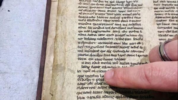 В английской библиотеке случайно нашли древнюю рукопись о короле Артуре