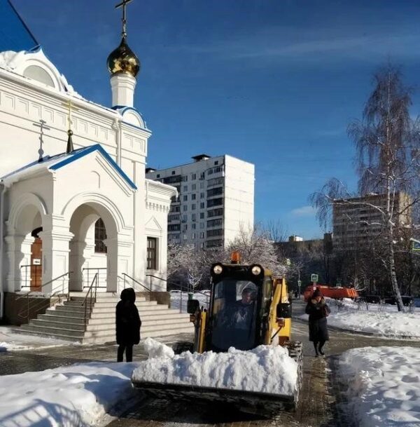 В Москве префекта просят не использовать бюджетные ресурсы при благоустройство территории храма