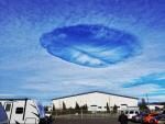 В США НЛО проделали две большие дыры в облаках