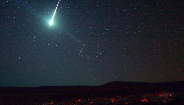 В Венесуэле упал метеорит: очевидцы поделились кадрами ночного события в сети