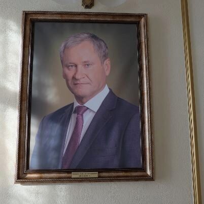 В администрации губернатора Зауралья повесили портрет Алексея Кокорина
