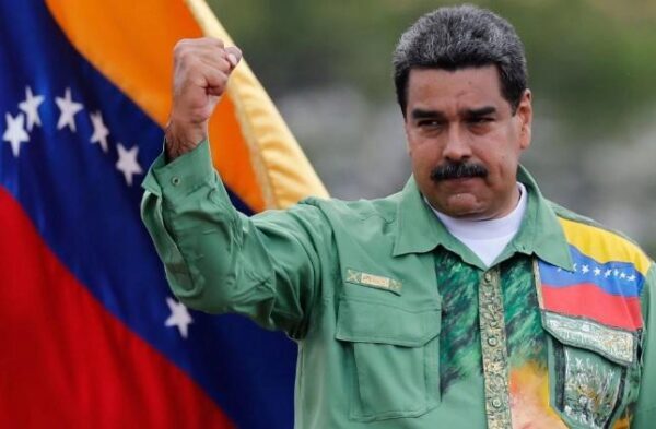 Венесуэла разорвала дипотношения с Колумбией