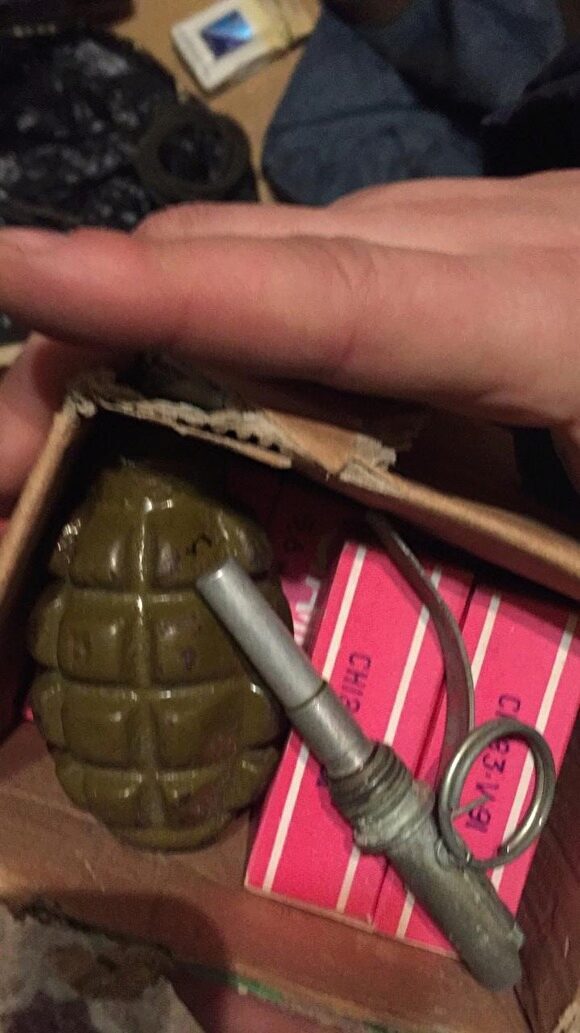 В Краснотурьинске в гараже нашли склад боеприпасов и взрывчатки